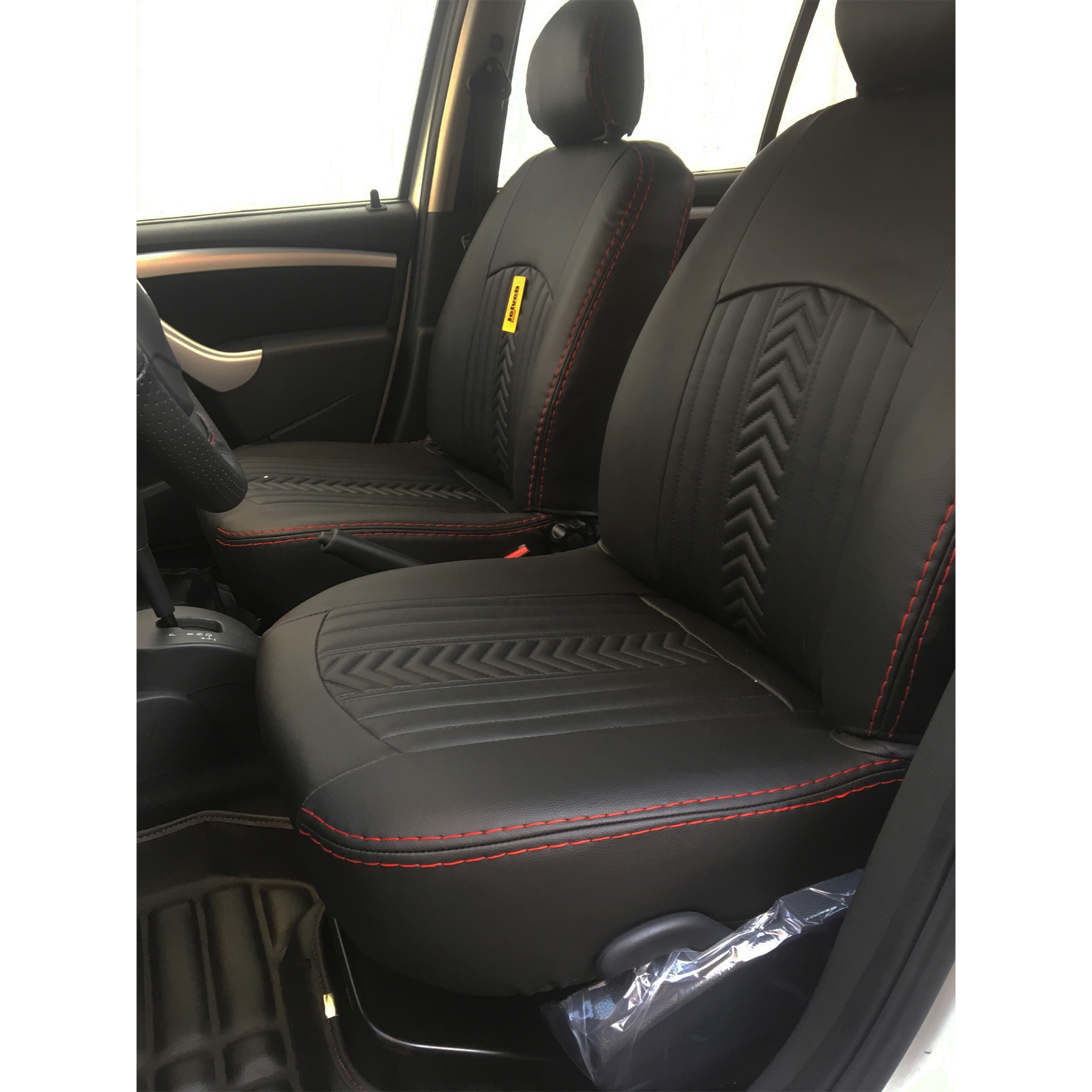 تصویر  روکش صندلی 206 چرم مصنوعی طرح مازراتی جلوه مدل ribbon