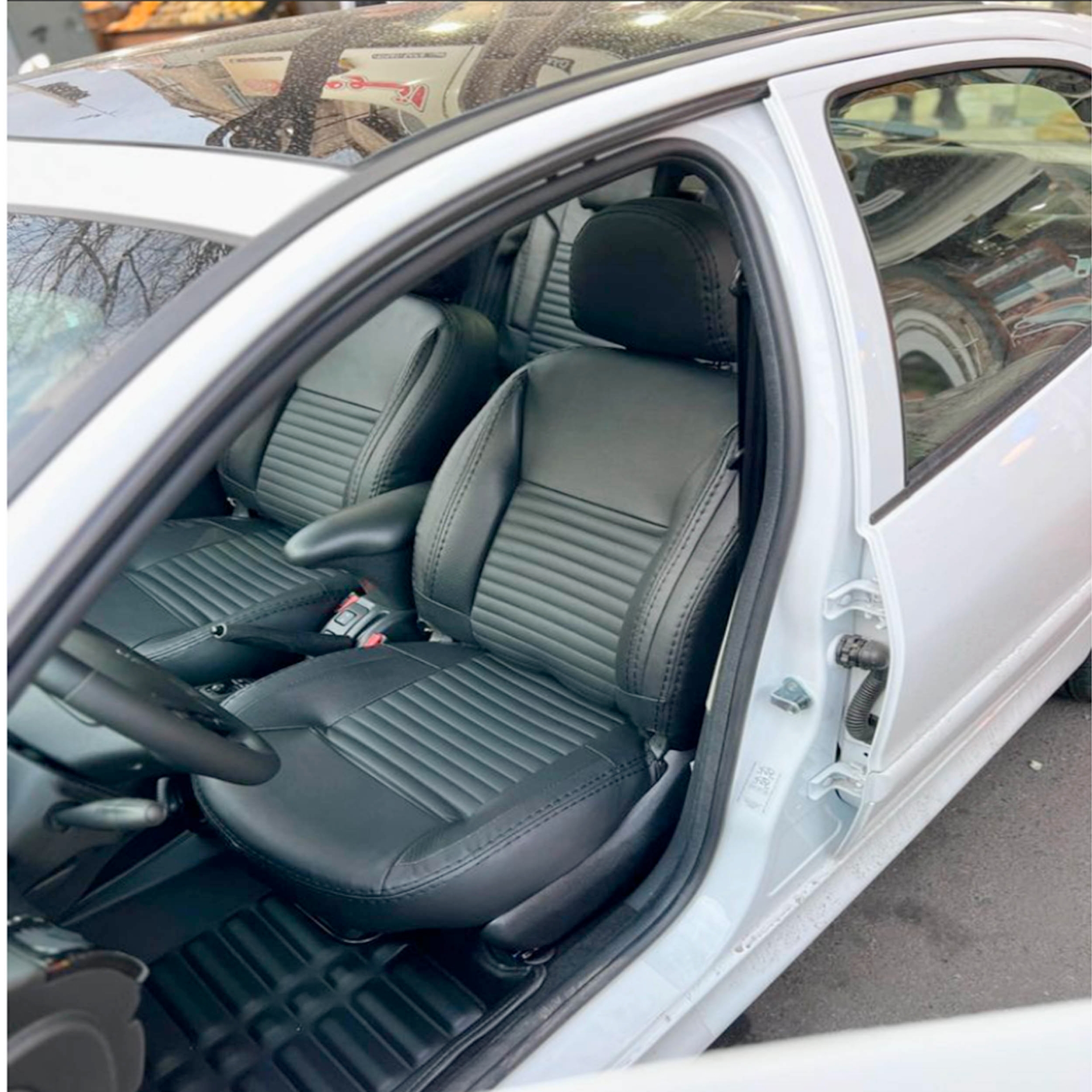 تصویر  روکش صندلی 206 چرم مصنوعی طرح VIP جلوه مدل ribbon